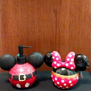 MICKEY AND MINNIE TOOTHBRUSH HOLDER AND SOAP DISPENSER size 5"x6"